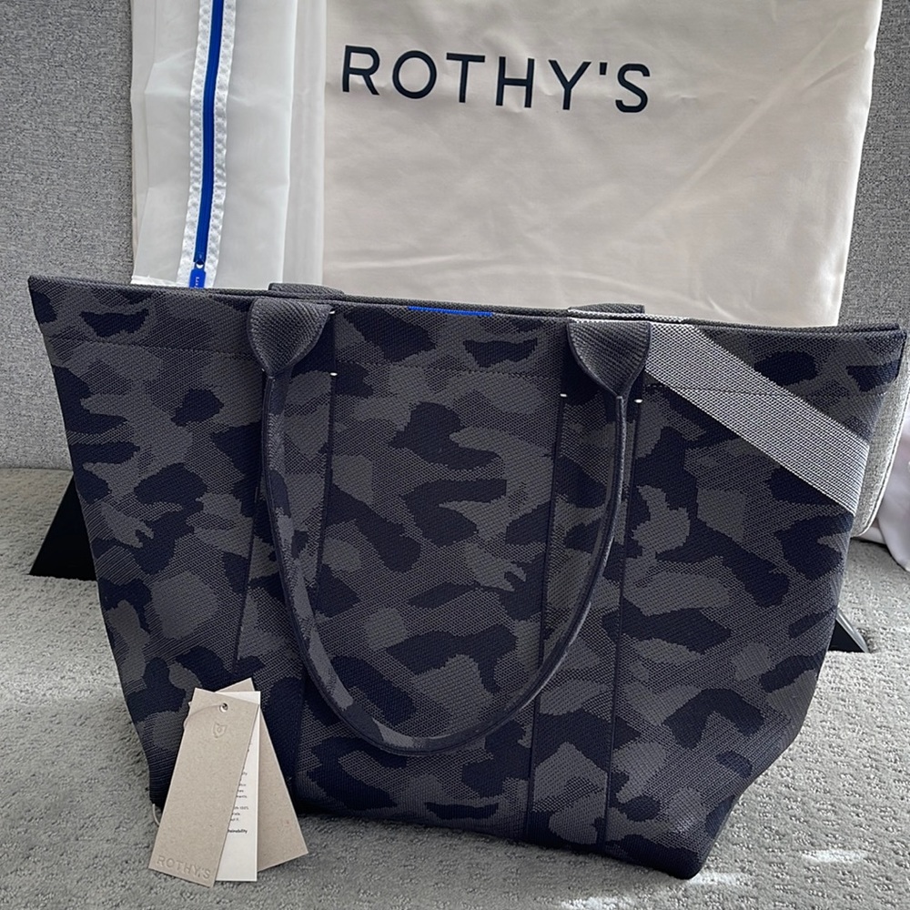 Rothy’s Essential Tote in Slate Camo- New